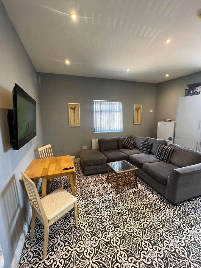 City West Apartments 3 Bedroom Large & Modern Apartment location