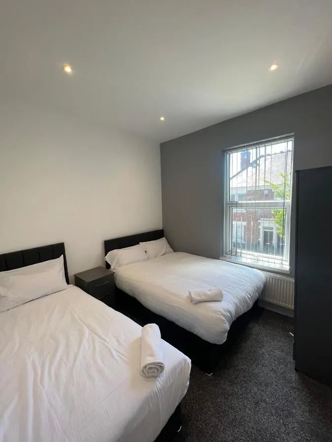 City West Apartments 3 Bedroom Large & Modern Apartment Newcastle upon Tyne