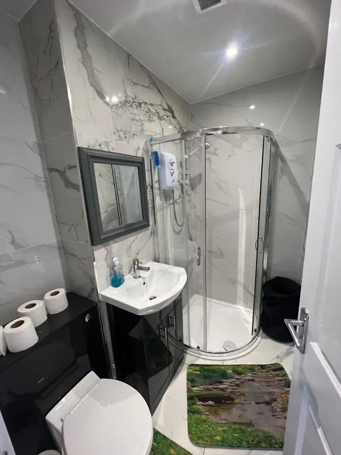 City West Apartments 3 Bedroom Large & Modern Apartment Newcastle upon Tyne
