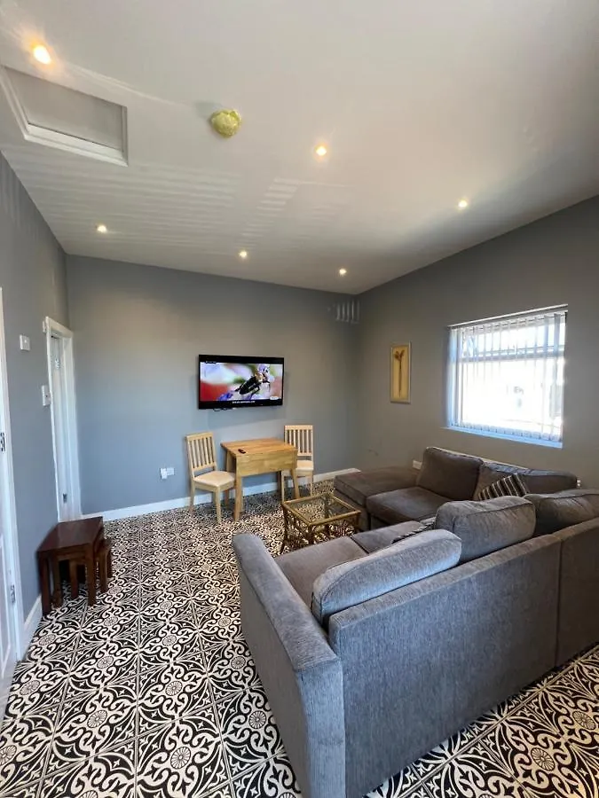 City West Apartments 3 Bedroom Large & Modern Apartment Newcastle upon Tyne 0*,  United Kingdom